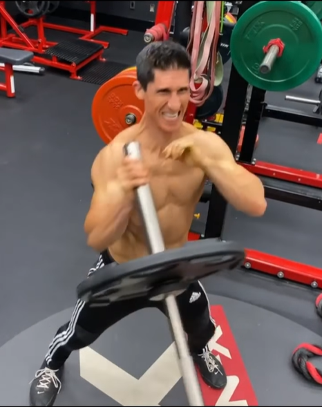 alternating landmine press