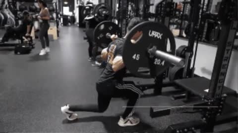 barbell reverse lunge